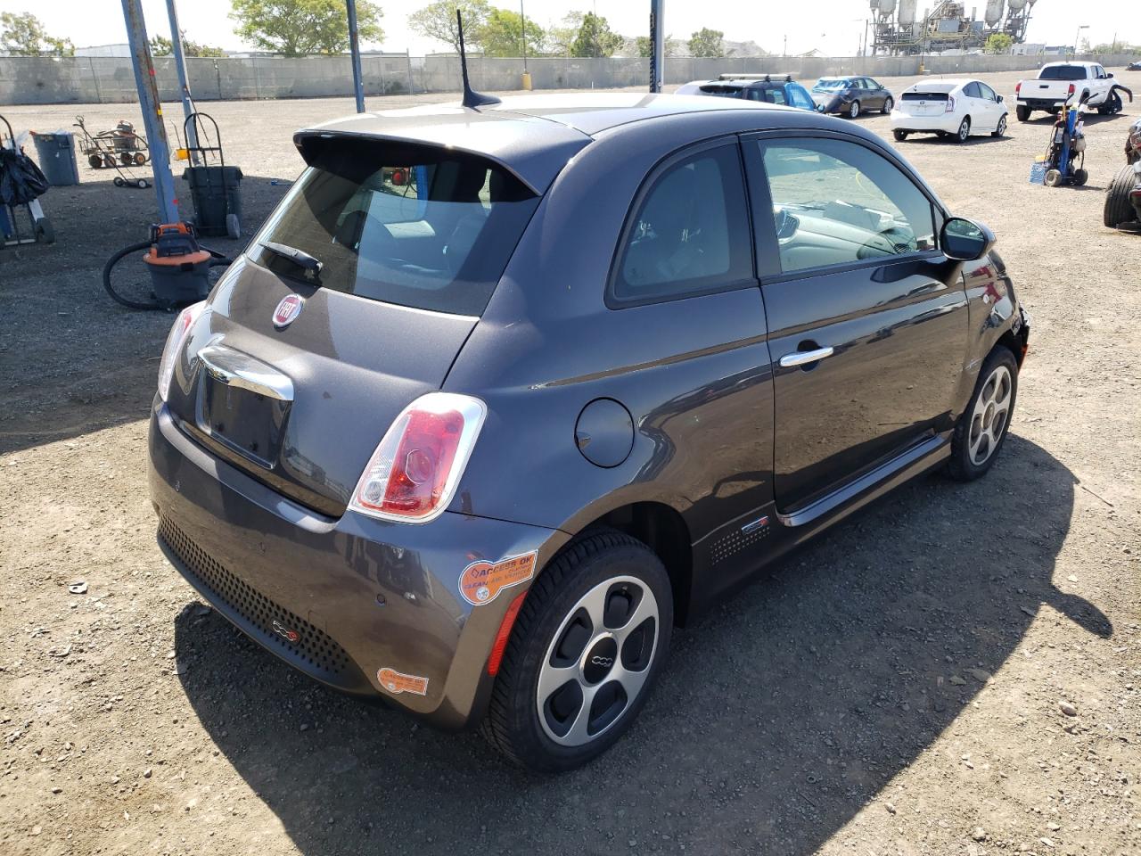 Photo 4 from auction – 2018 FIAT 500 ELECTR with VIN 3C3CFFGE2JT377454