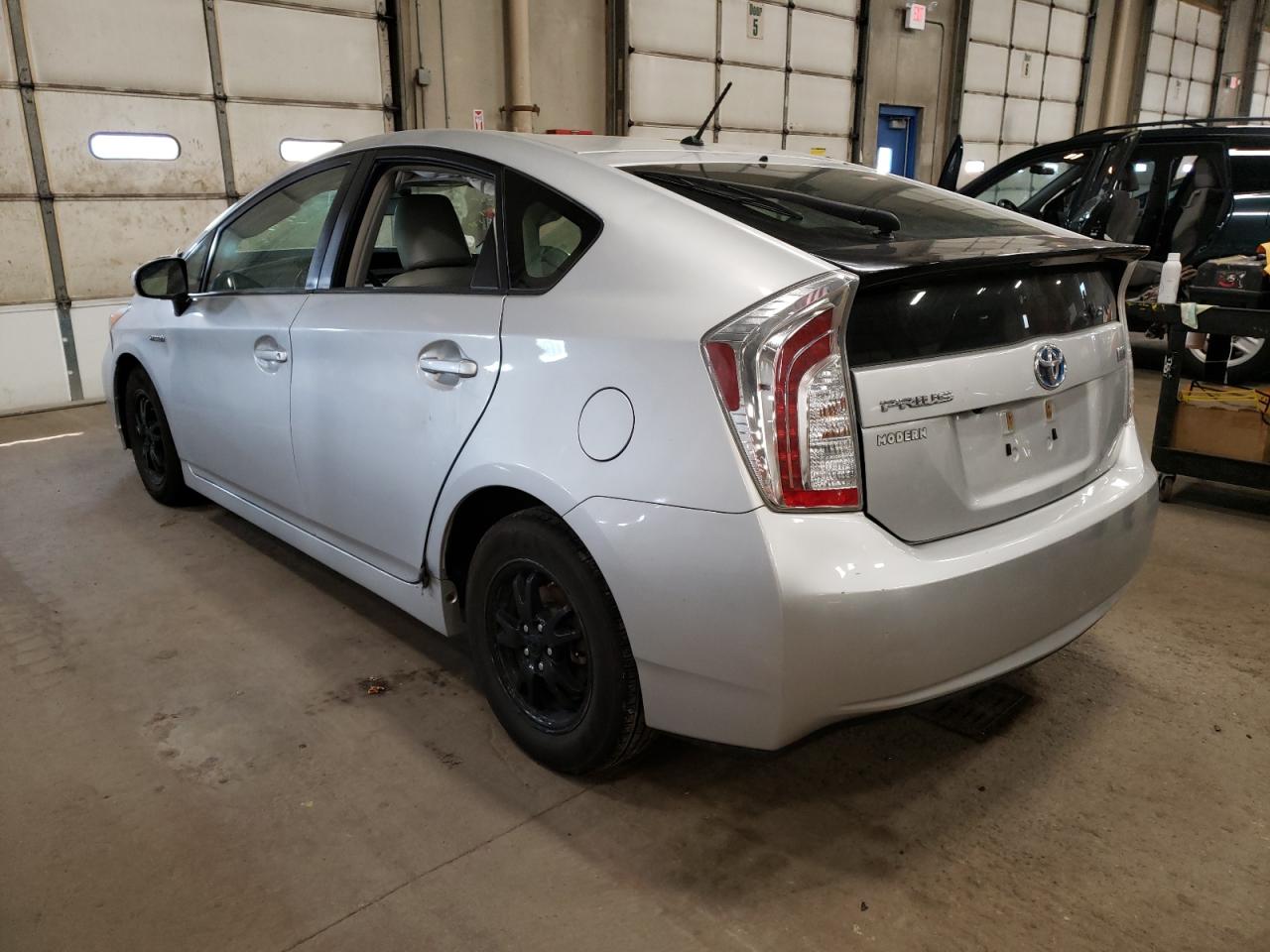 Photo 3 from auction – 2015 TOYOTA PRIUS with VIN JTDKN3DU3F1873947