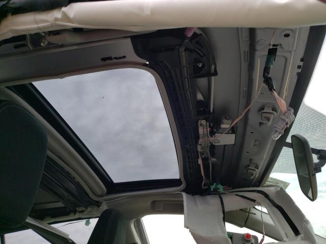 Photo 9 from auction – 2015 TOYOTA RAV4 XLE with VIN JTMRFREVXFD170527