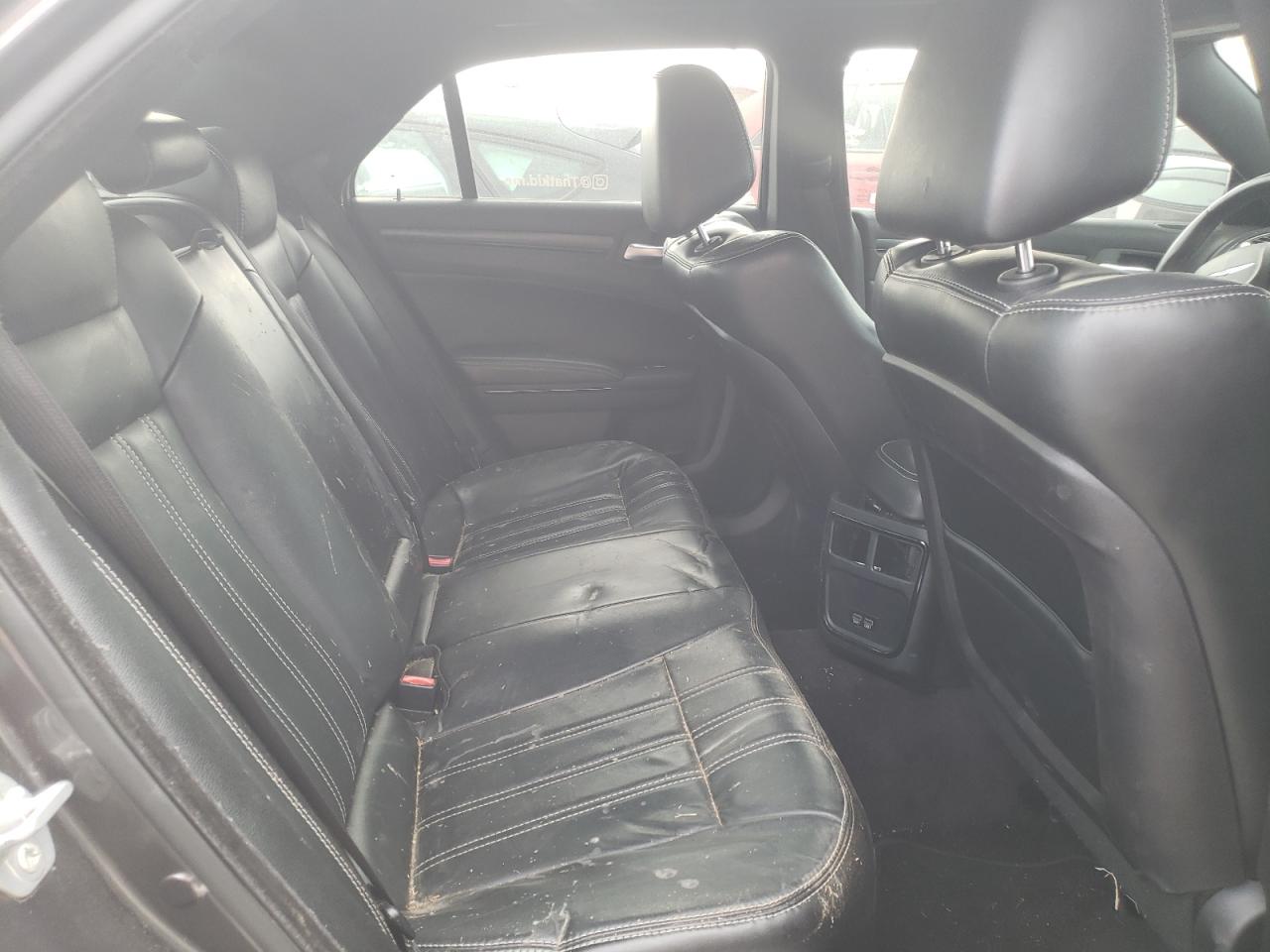 Photo 6 from auction – 2016 CHRYSLER 300 S with VIN 2C3CCABG7GH320799