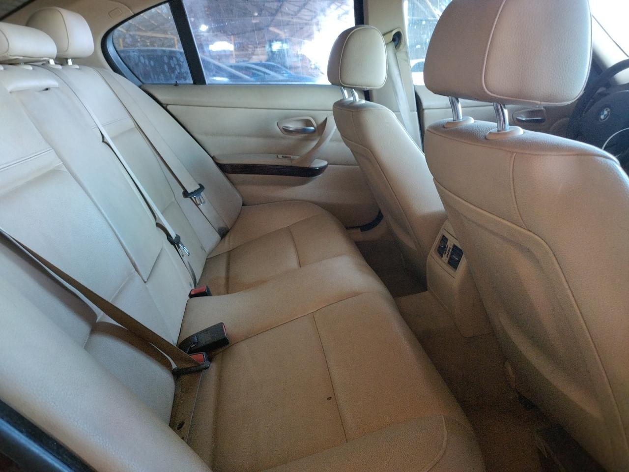 Photo 6 from auction – 2010 BMW 328 I with VIN WBAPH7G57ANM51977