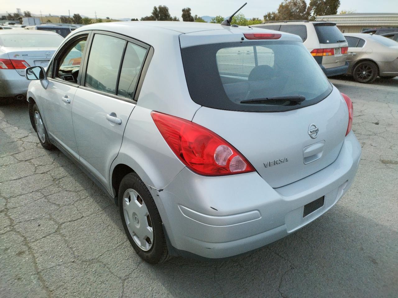 Photo 3 from auction – 2008 NISSAN VERSA S with VIN 3N1BC13E98L383256