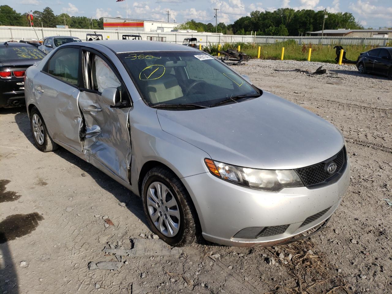 Photo 11 from auction – 2010 KIA FORTE LX with VIN KNAFT4A20A5272476