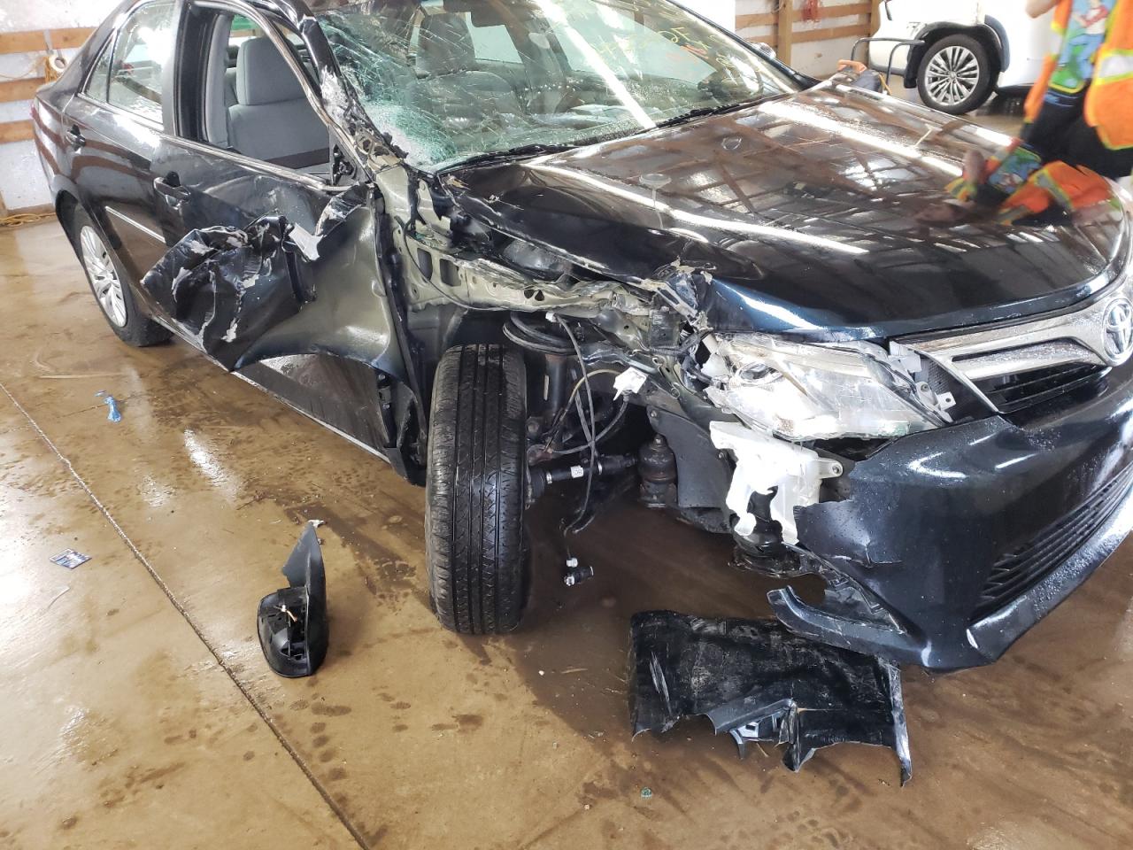 Photo 9 from auction – 2014 TOYOTA CAMRY L with VIN 4T1BF1FK5EU819698