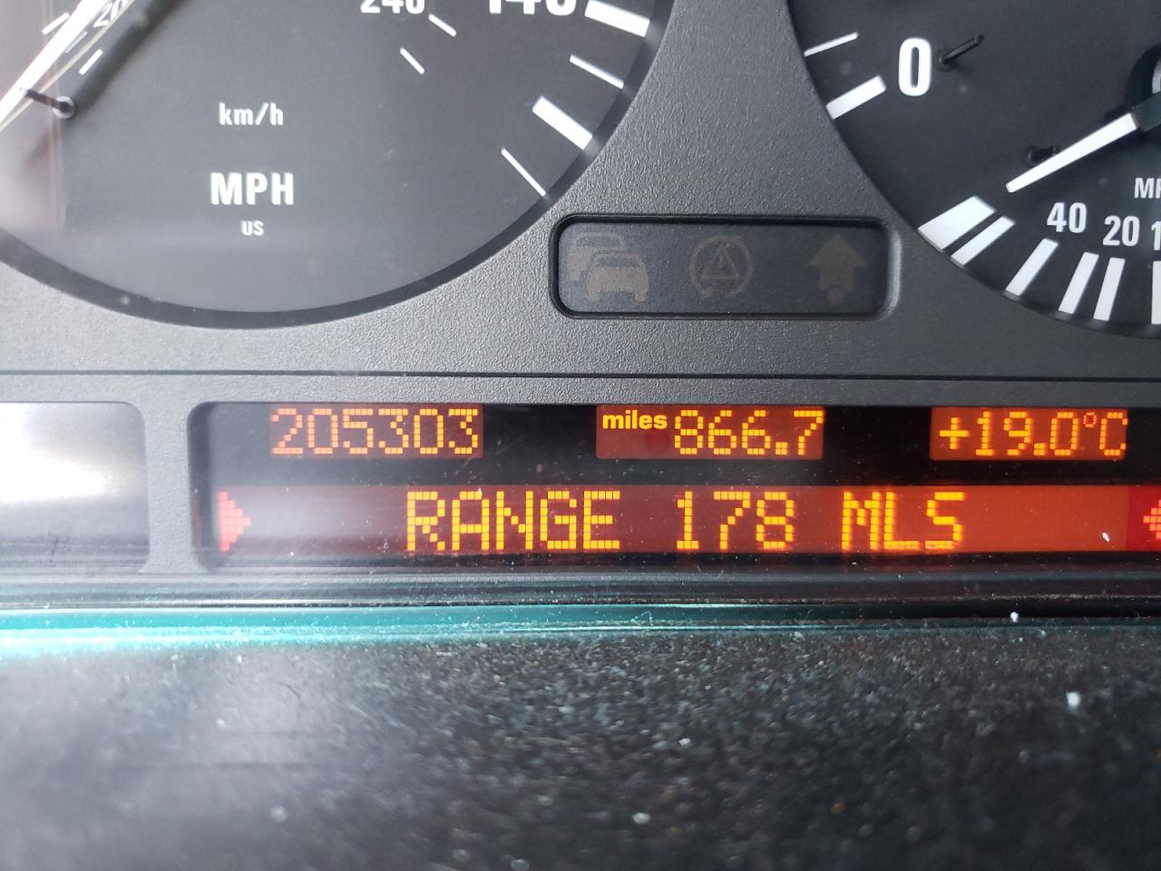 Photo 8 from auction – 2003 BMW 530 I AUTO with VIN WBADT63453CK33110