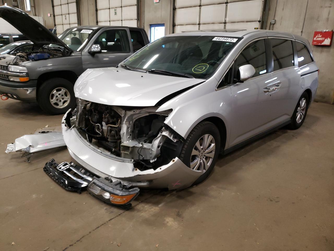 Photo 2 from auction – 2014 HONDA ODYSSEY EX with VIN 5FNRL5H68EB042154