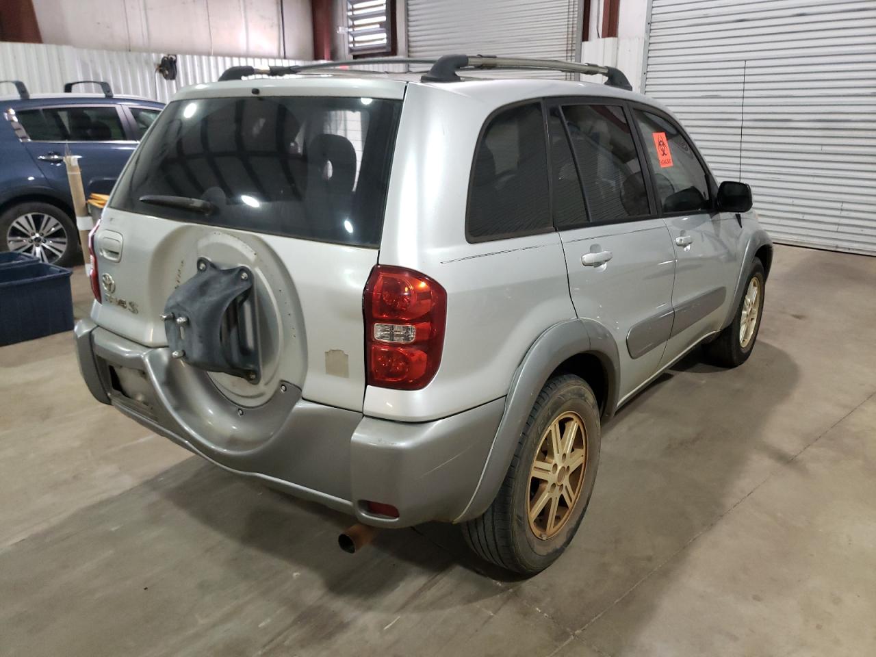 Photo 4 from auction – 2004 TOYOTA RAV4 with VIN JTEGD20V340016351