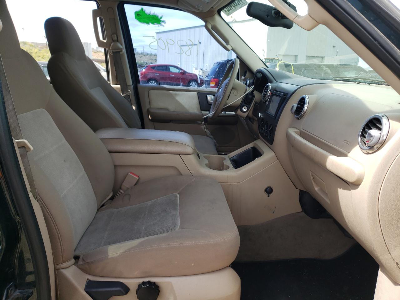 Photo 5 from auction – 2004 FORD EXPEDITION with VIN 1FMRU15W64LA24091