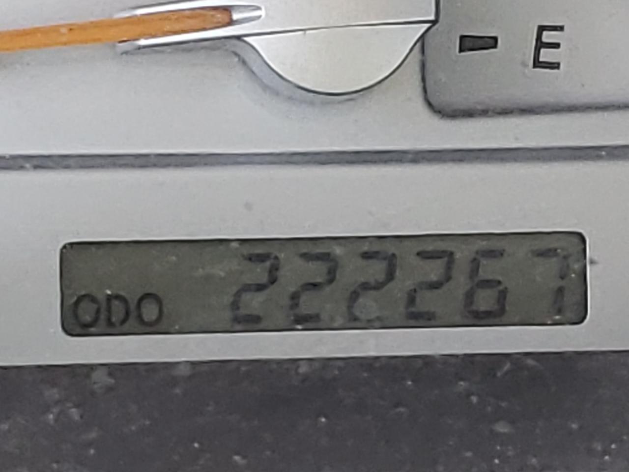 Photo 8 from auction – 2004 TOYOTA CAMRY LE with VIN 4T1BE32K44U298170