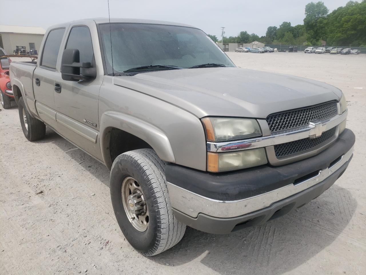 CHEVROLET SILVERADO 2003 with VIN 1GCGK13U23F168334 - Photo from auction