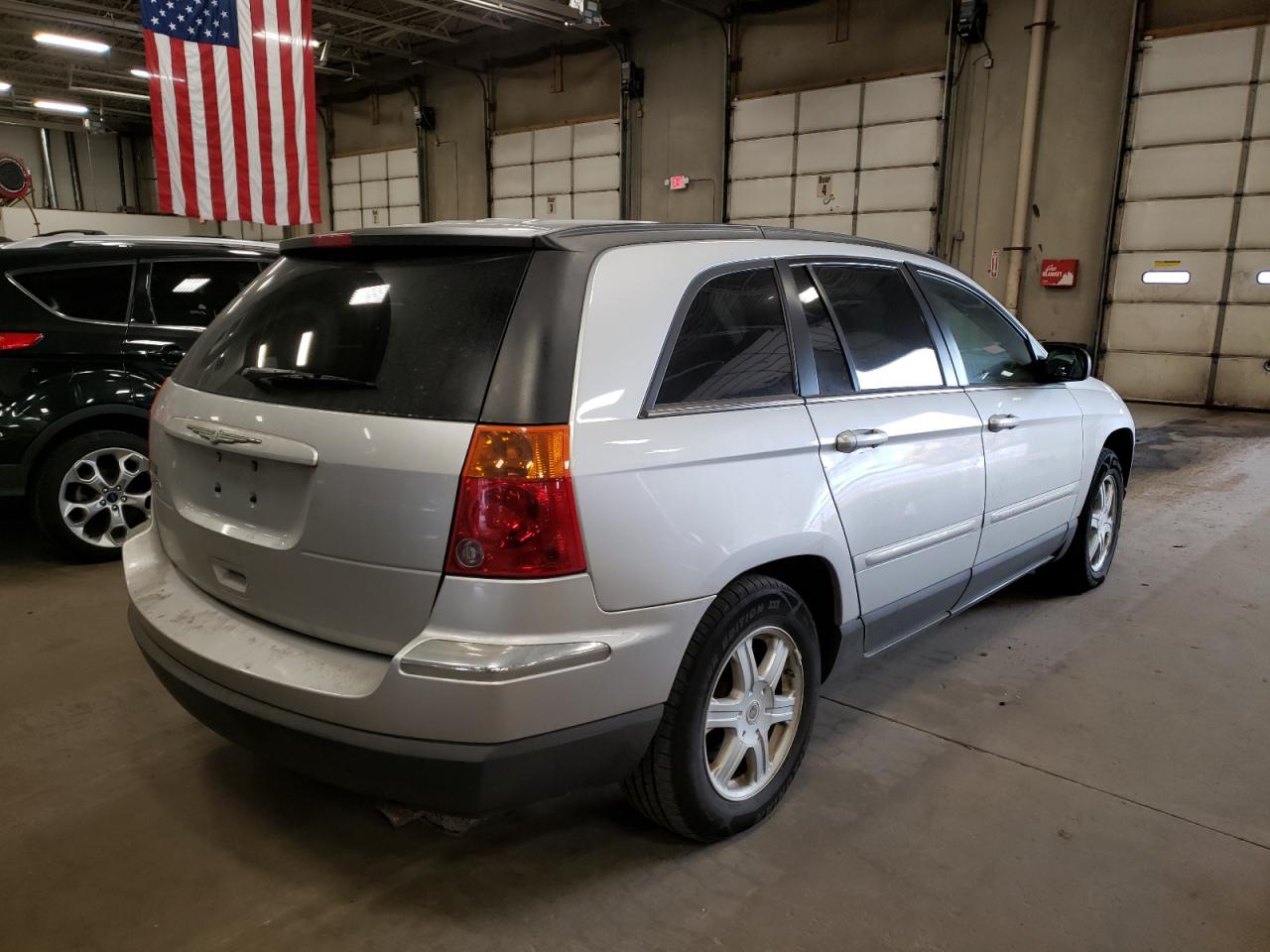 Photo 4 from auction – 2004 CHRYSLER PACIFICA with VIN 2C4GM68444R598036
