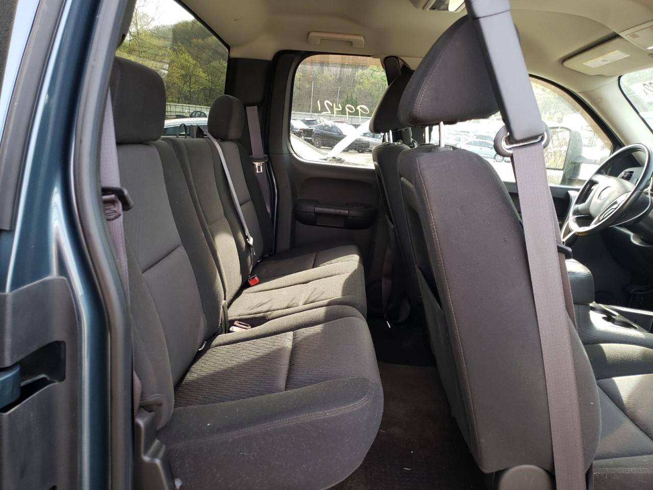 Photo 6 from auction – 2011 GMC SIERRA K15 with VIN 1GTR2VE39BZ317808