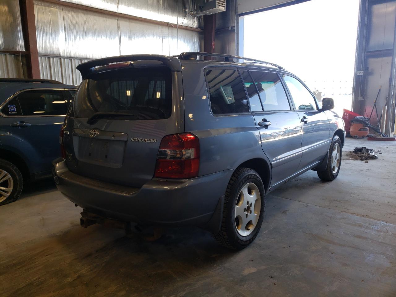 Photo 4 from auction – 2005 TOYOTA HIGHLANDER with VIN JTEEP21A550122747