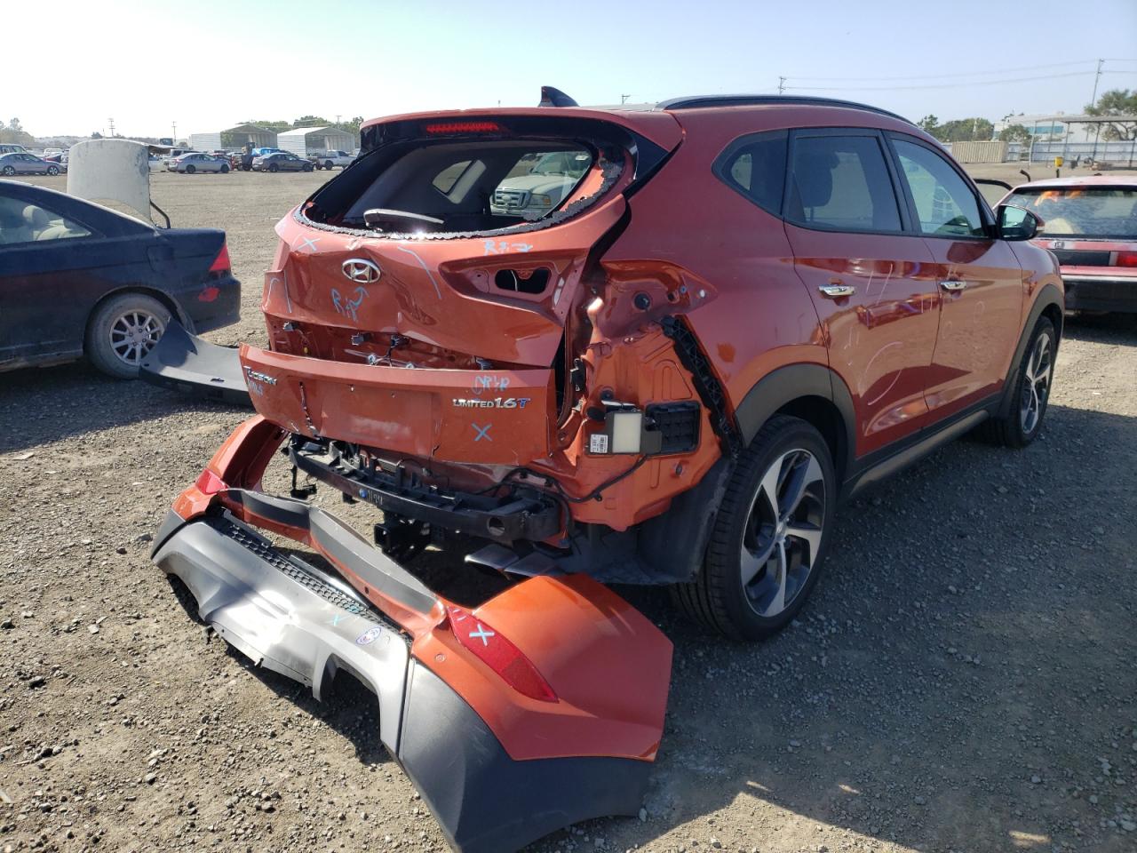 Photo 4 from auction – 2016 HYUNDAI TUCSON LIM with VIN KM8J33A22GU168993