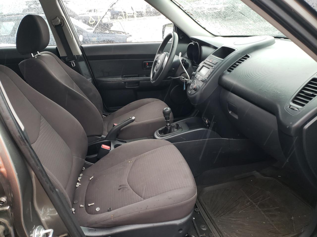Photo 5 from auction – 2013 KIA SOUL with VIN KNDJT2A53D7589141