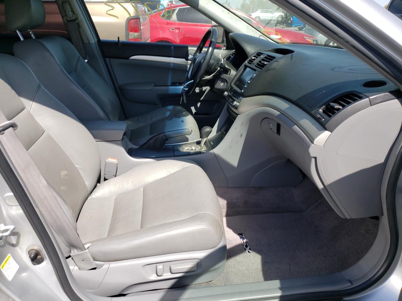 Photo 5 from auction – 2006 ACURA TSX with VIN JH4CL96946C026301