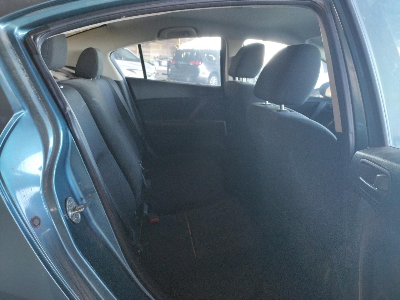 Photo 6 from auction – 2011 MAZDA 3 I with VIN JM1BL1UF9B1437237