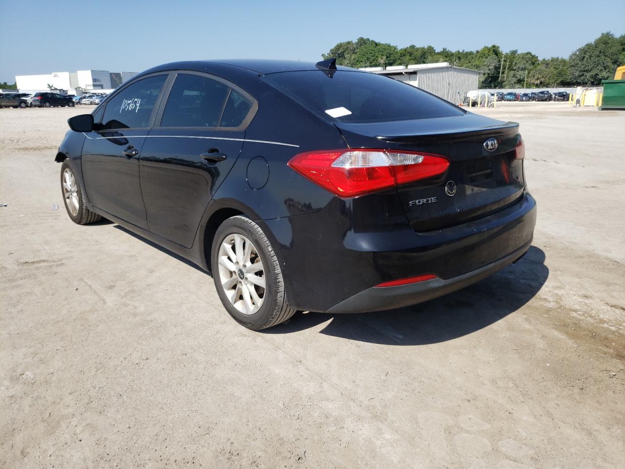Photo 3 from auction – 2017 KIA FORTE LX with VIN 3KPFL4A75HE033342