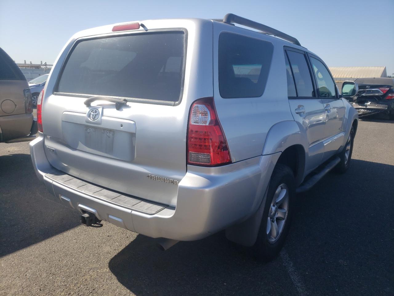 Photo 4 from auction – 2006 TOYOTA 4RUNNER SR with VIN JTEZU14RX68052560