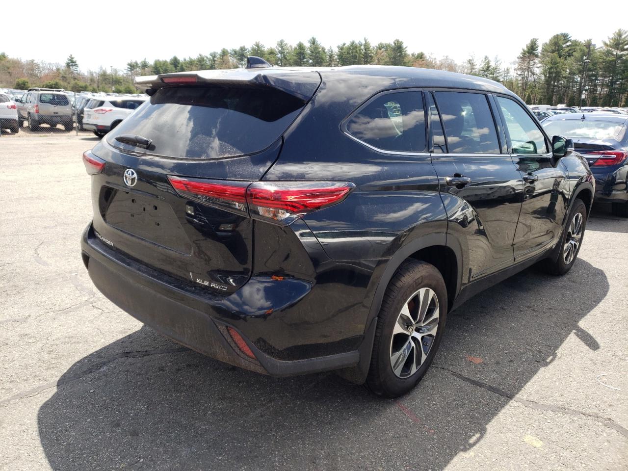 Photo 4 from auction – 2021 TOYOTA HIGHLANDER with VIN 5TDGZRBH8MS089914