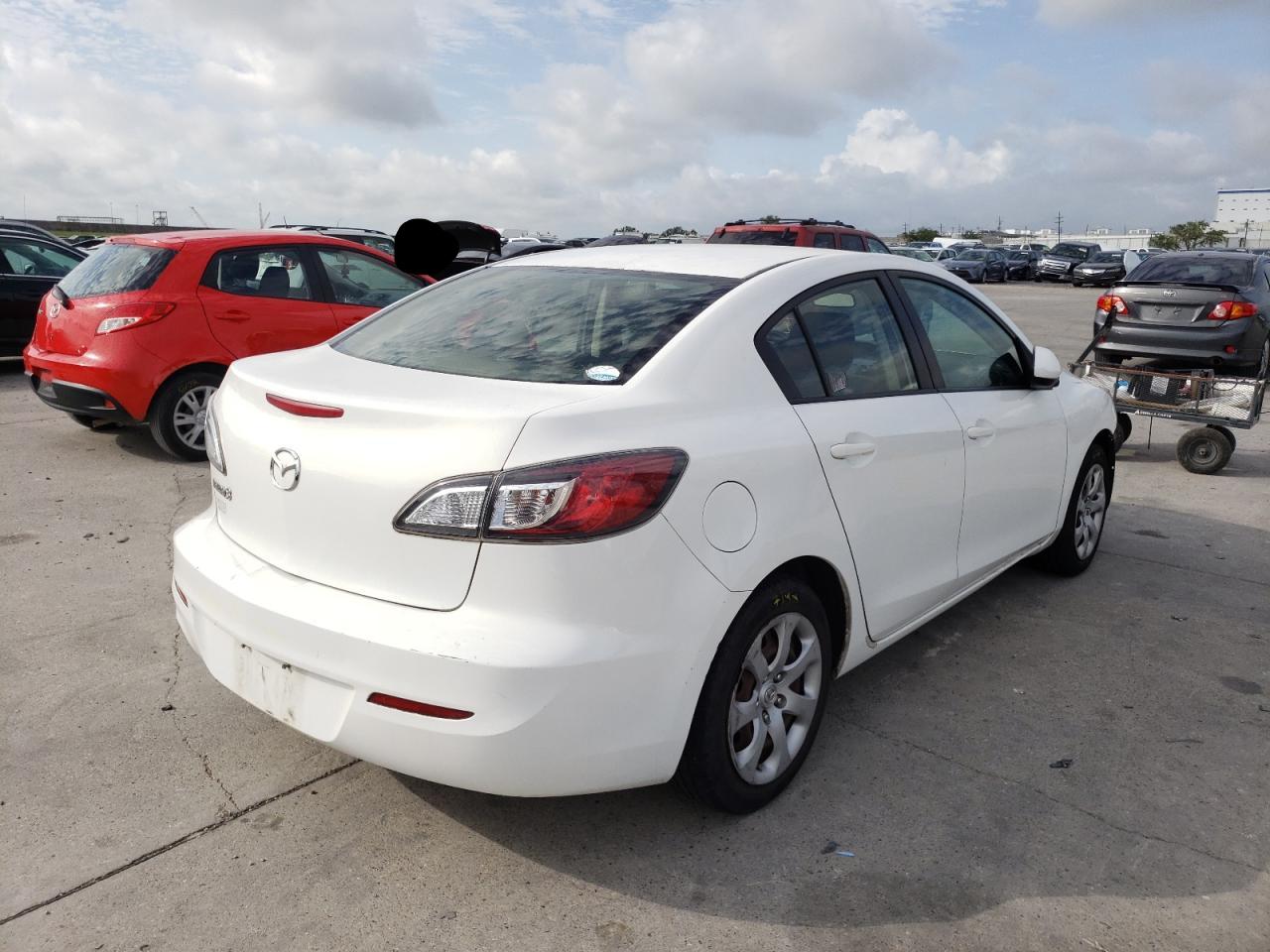 صورة رقم 4 من المزاد - 2012 MAZDA 3 I مع VIN JM1BL1UF3C1675280
