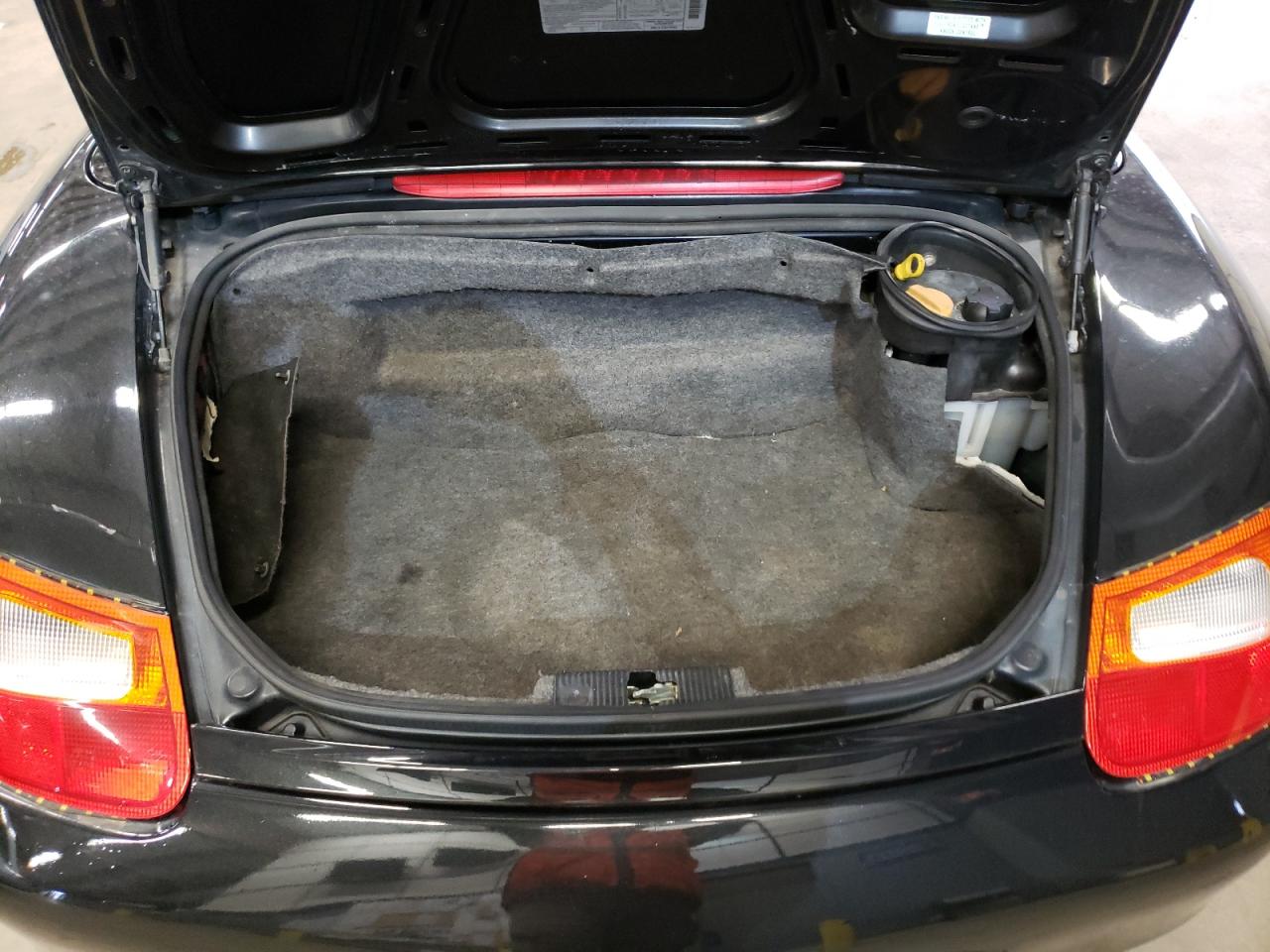 Photo 7 from auction – 1999 PORSCHE BOXSTER with VIN WP0CA2980XU623474