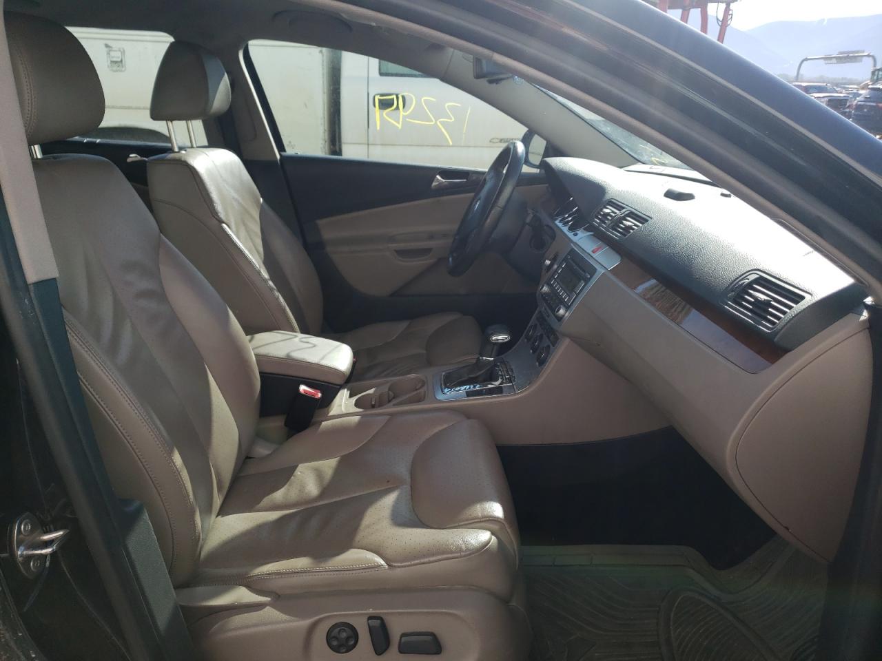 Photo 5 from auction – 2008 VOLKSWAGEN PASSAT WAG with VIN WVWTK93C28E049832