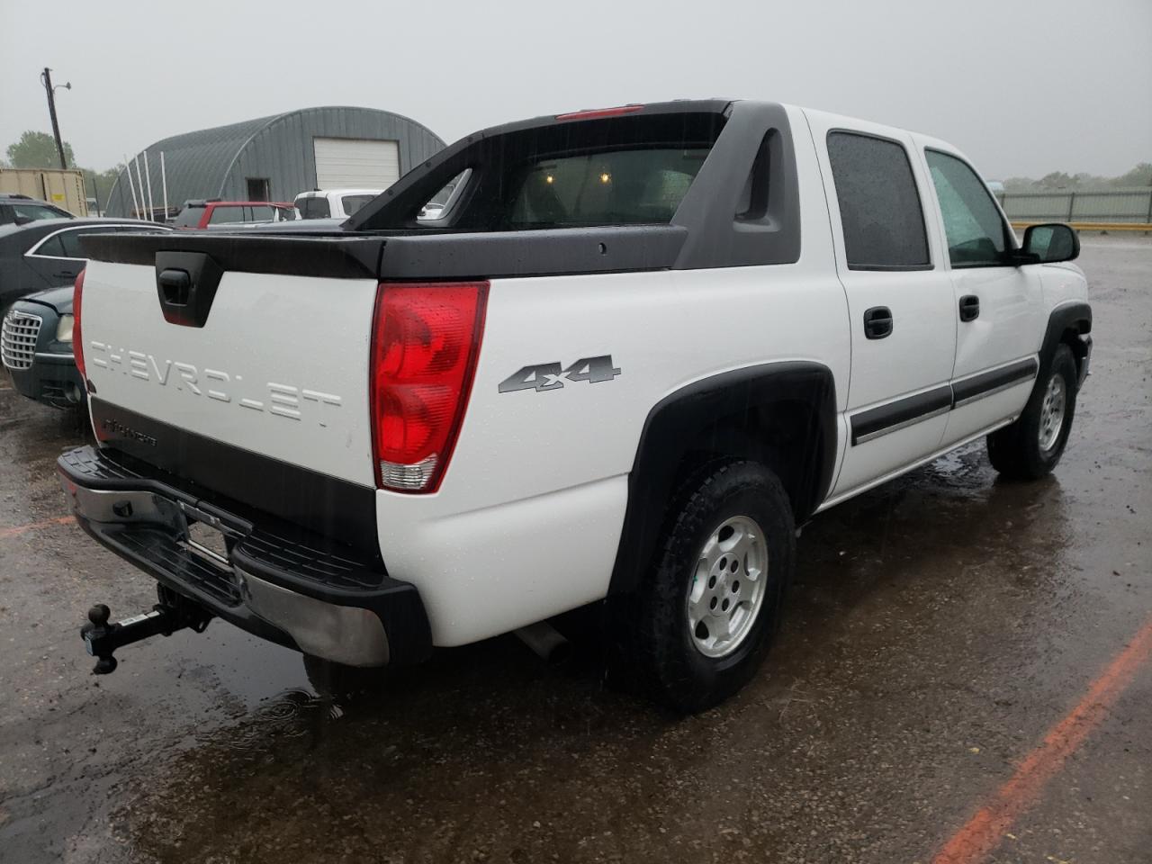 Photo 4 from auction – 2004 CHEVROLET AVALANCHE with VIN 3GNEK12T64G157604