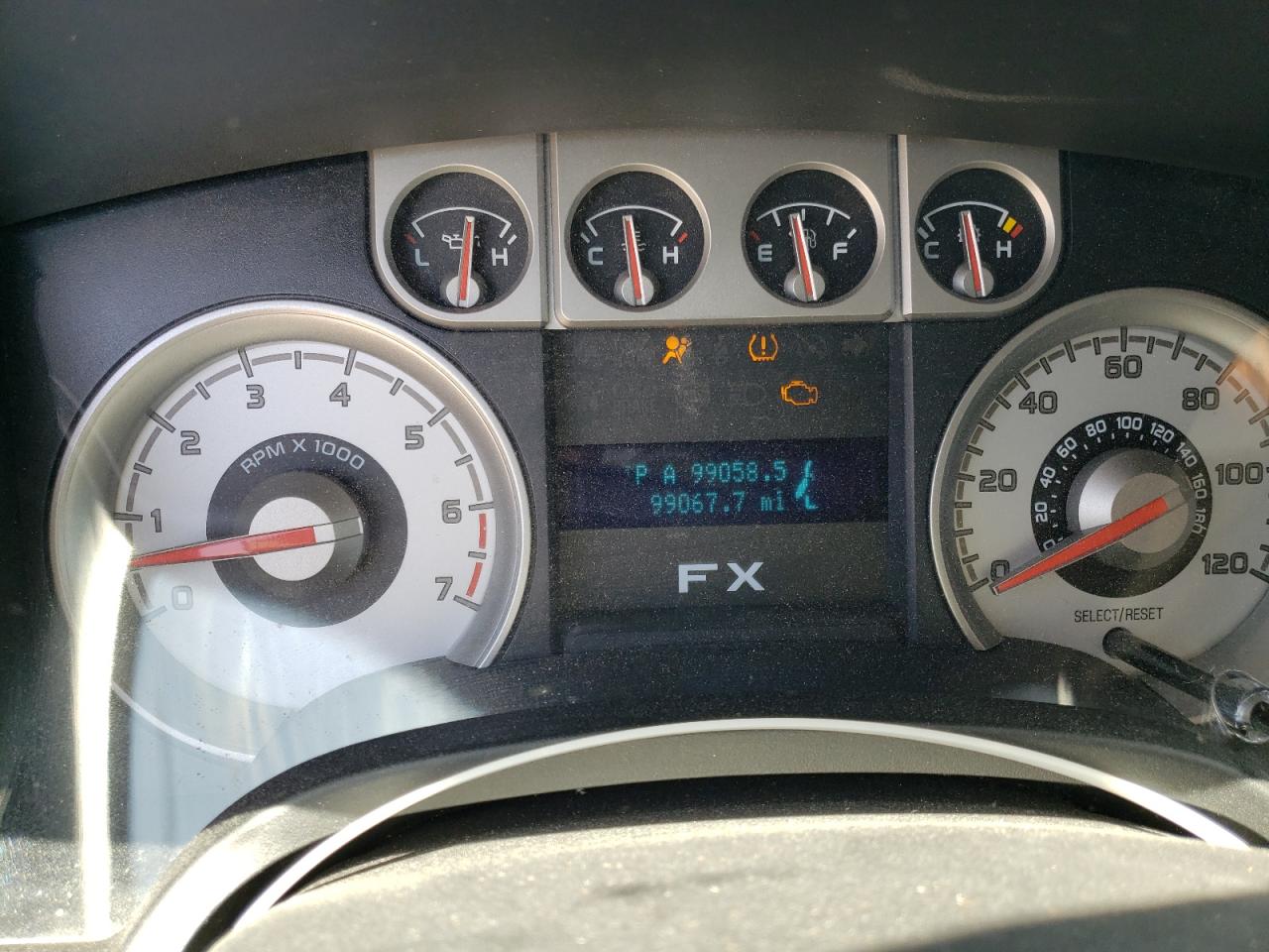 Photo 8 from auction – 2010 FORD F150 SUPER with VIN 1FTFX1CV6AKE02646