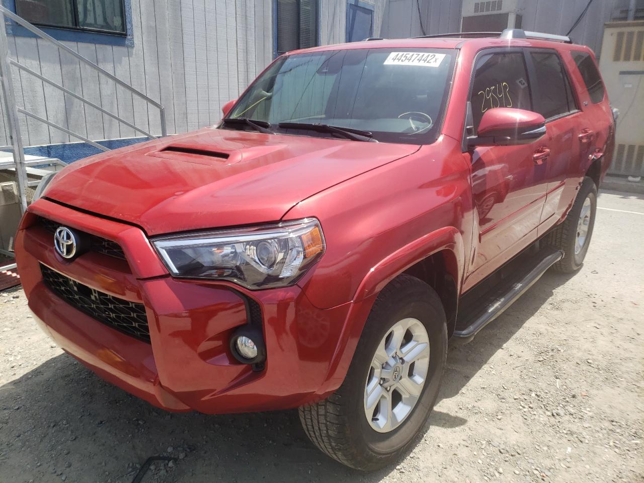 Photo 2 from auction – 2020 TOYOTA 4RUNNER SR with VIN JTEBU5JR8L5748263