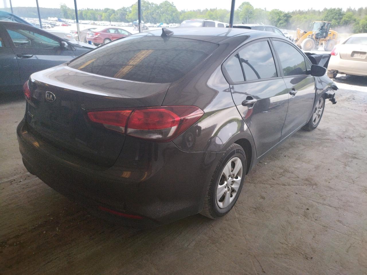 Photo 4 from auction – 2017 KIA FORTE LX with VIN 3KPFK4A73HE149786