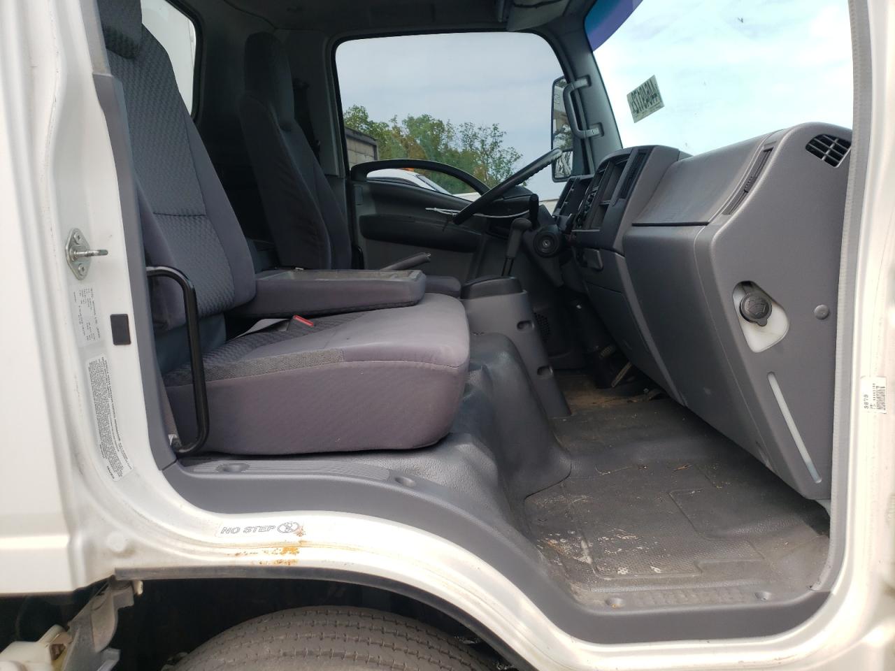 Photo 5 from auction – 2009 ISUZU NPR with VIN 4KLC4W1N59J802128