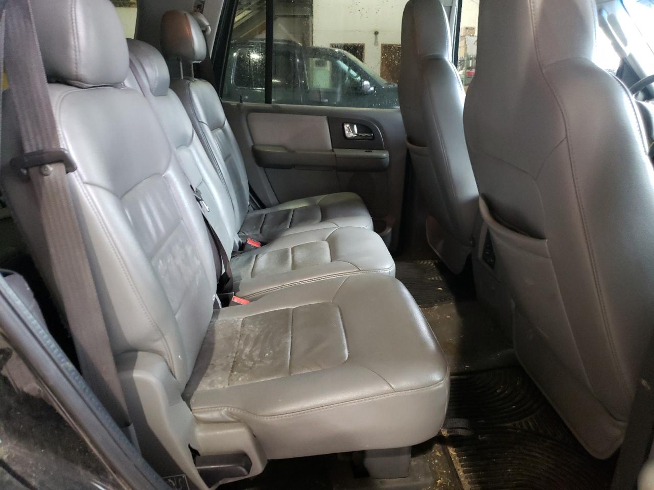 Photo 6 from auction – 2005 FORD EXPEDITION with VIN 1FMFU165X5LA10267
