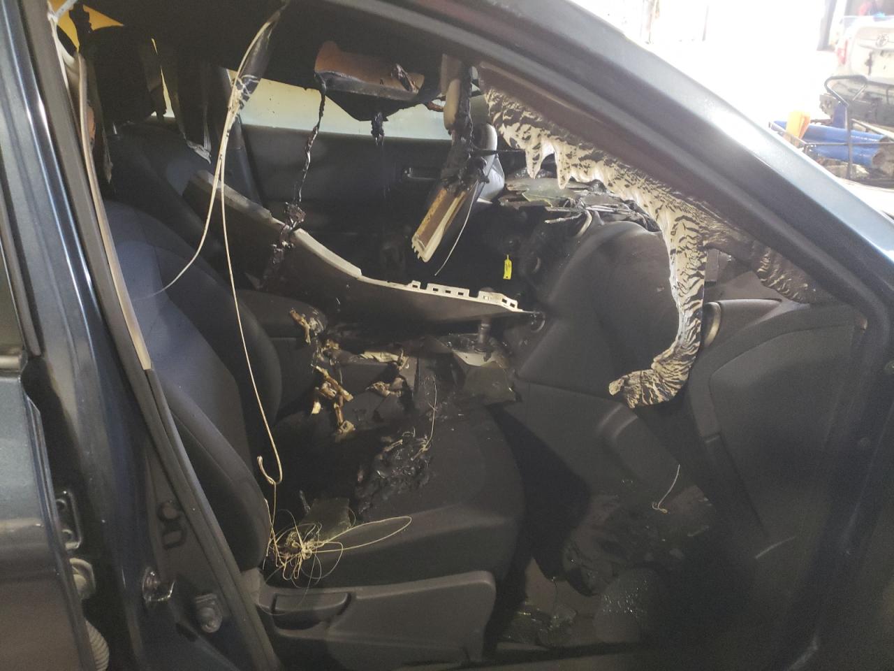 Photo 5 from auction – 2012 NISSAN ROGUE S with VIN JN8AS5MV7CW396063