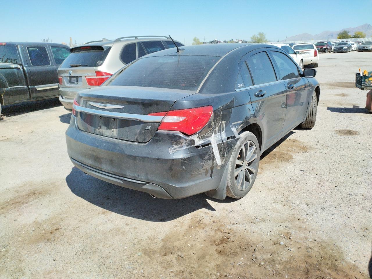 Photo 4 from auction – 2011 CHRYSLER 200 S with VIN 1C3BC8FG8BN574827