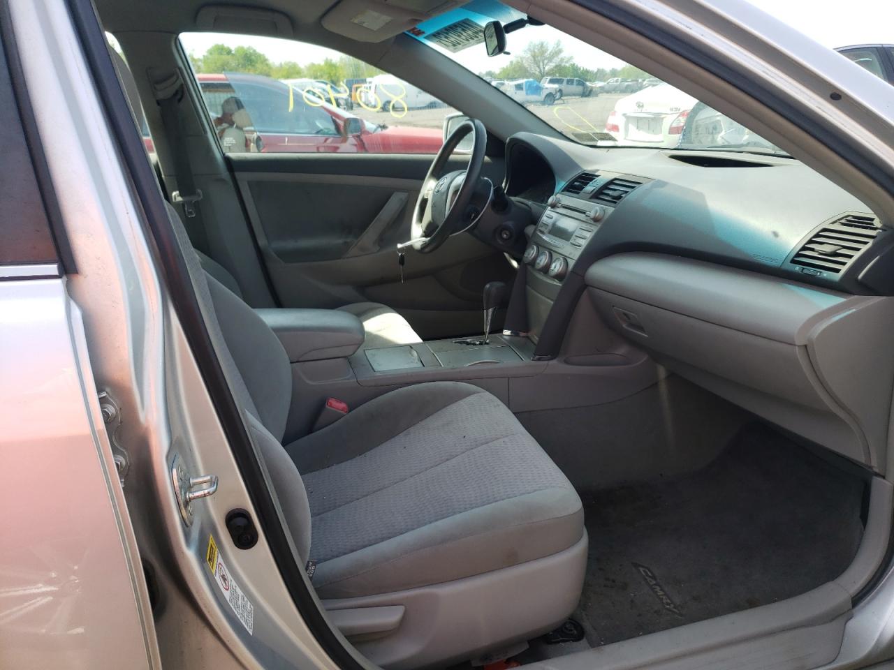 Photo 5 from auction – 2011 TOYOTA CAMRY BASE with VIN 4T1BF3EKXBU660301