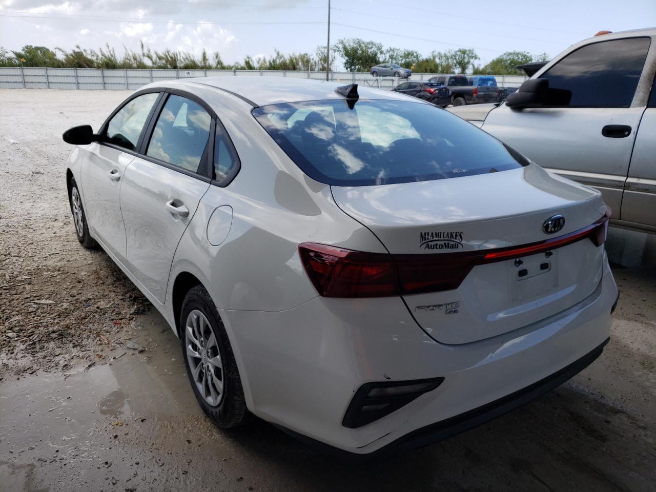 Photo 3 from auction – 2021 KIA FORTE FE with VIN 3KPF24AD4ME407247
