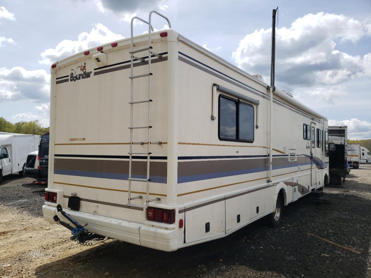 Photo 4 from auction – 2000 FORD F550 with VIN 1FCNF53S2Y0A07364