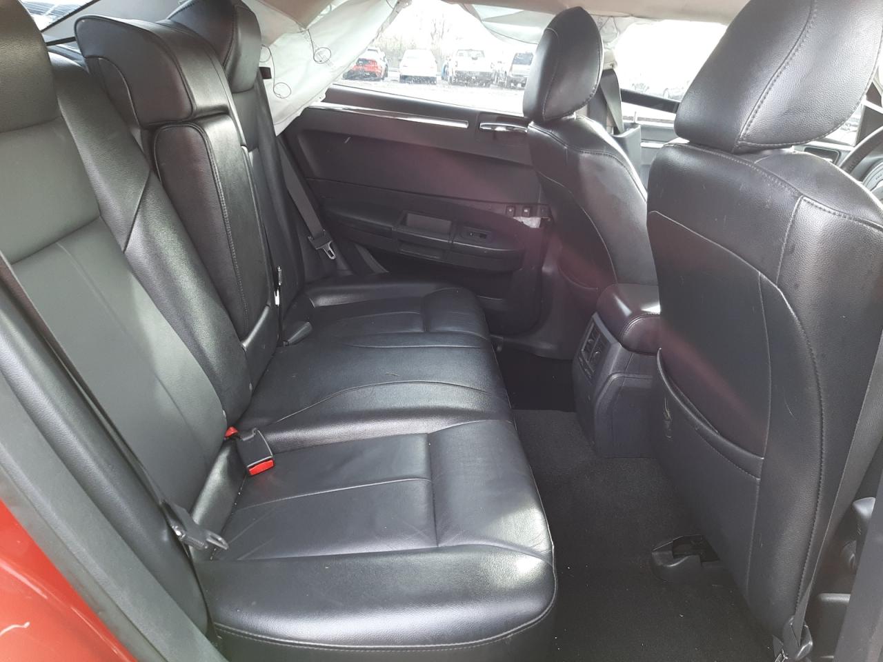 Photo 6 from auction – 2010 CHRYSLER 300 TOURIN with VIN 2C3CA5CV1AH114976