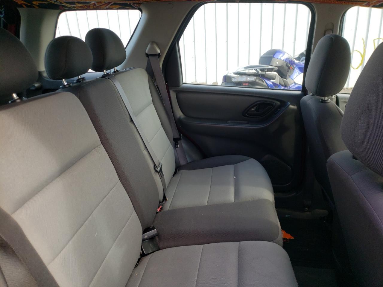 Photo 6 from auction – 2005 FORD ESCAPE XLS with VIN 1FMYU02Z15KB62388