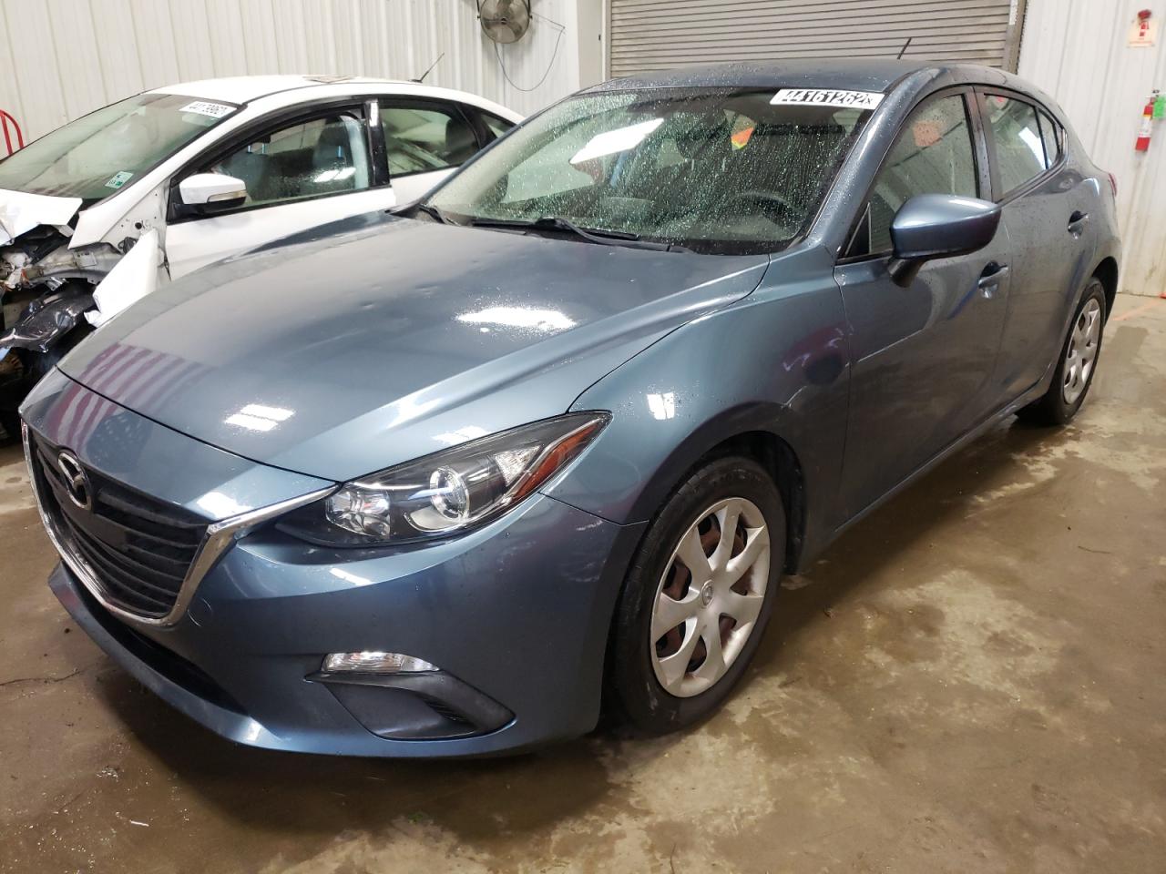Photo 2 from auction – 2015 MAZDA 3 SPORT with VIN 3MZBM1K72FM181280