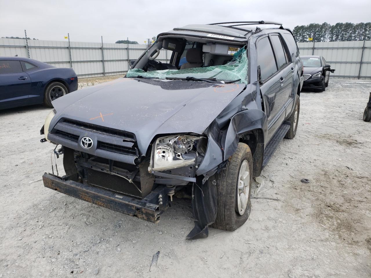 Photo 2 from auction – 2004 TOYOTA 4RUNNER SR with VIN JTEBU14R540023982
