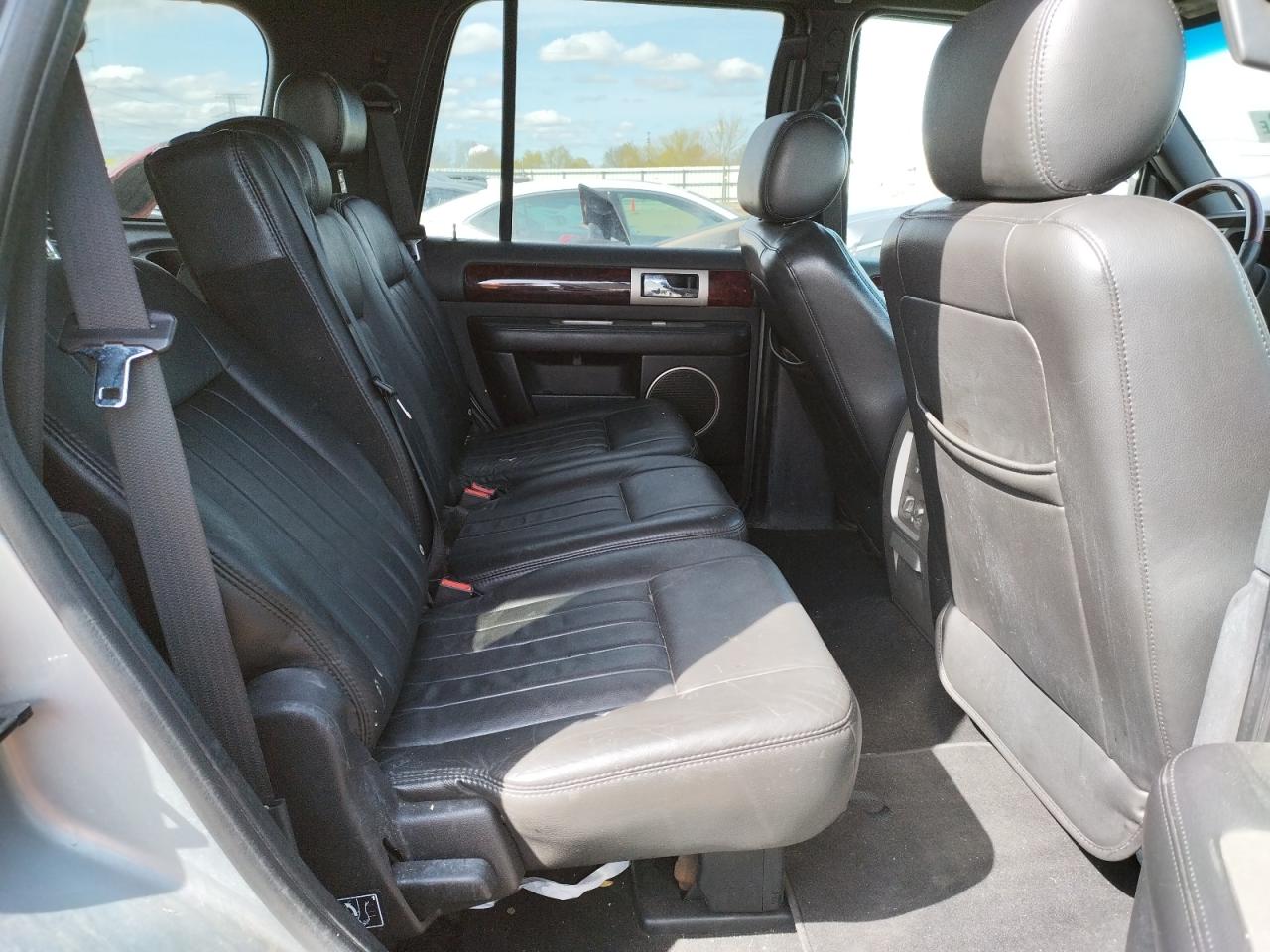 Photo 6 from auction – 2006 LINCOLN NAVIGATOR with VIN 5LMFU28596LJ21264