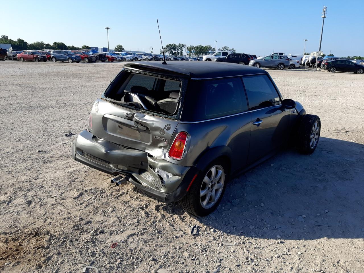 Photo 4 from auction – 2003 MINI COOPER S with VIN WMWRE33403TD73678