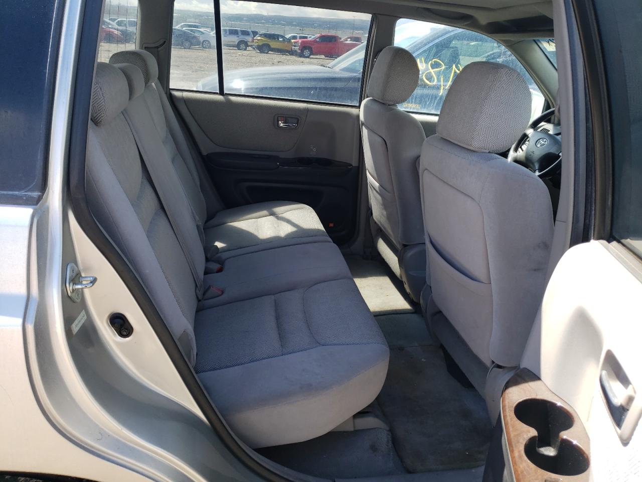Photo 6 from auction – 2001 TOYOTA HIGHLANDER with VIN JTEHF21A810017405