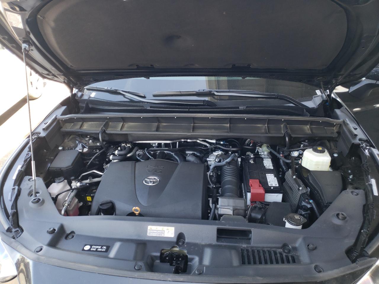 Photo 7 from auction – 2022 TOYOTA HIGHLANDER with VIN 5TDGZRAH4NS109322