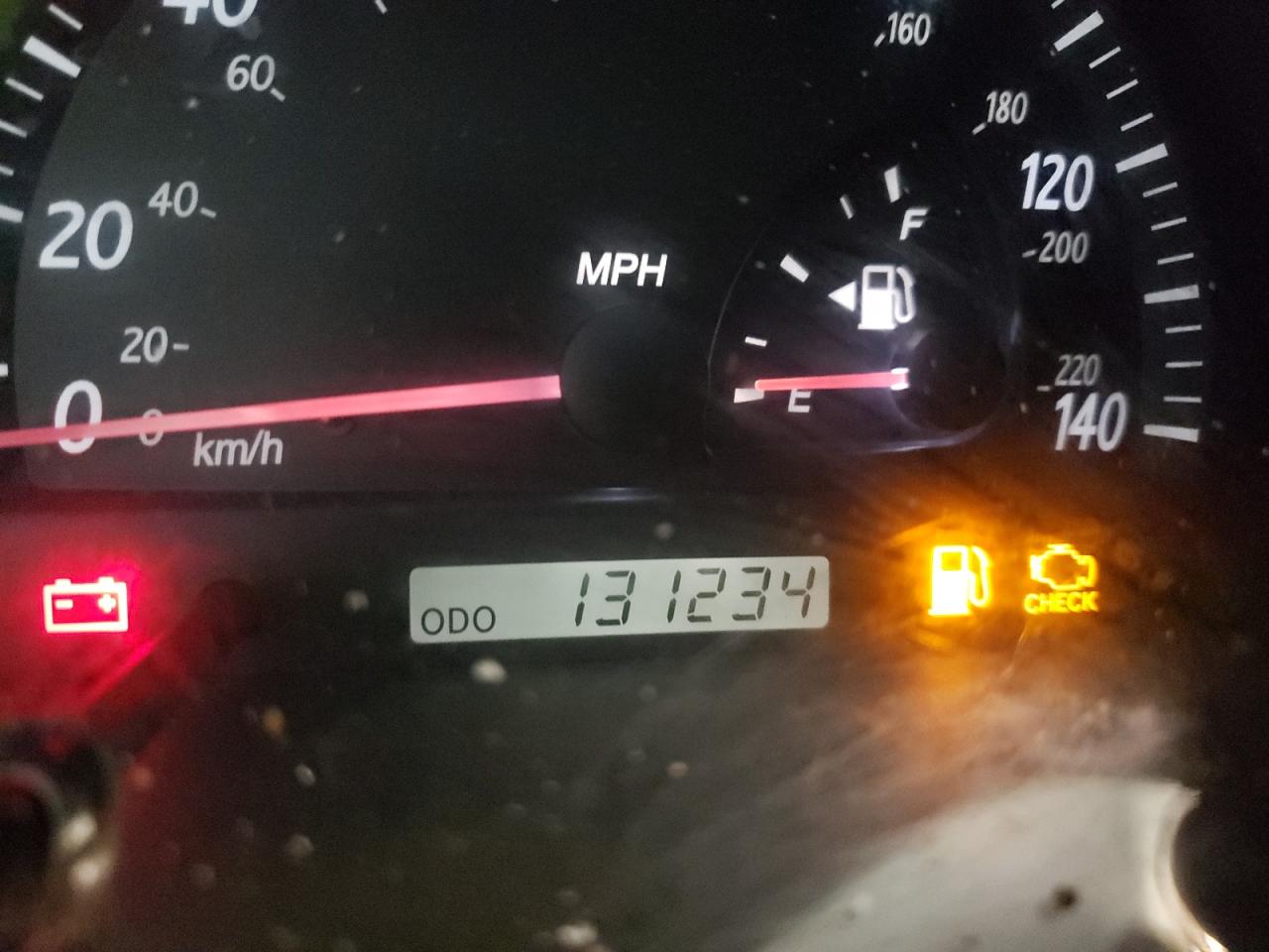 Photo 8 from auction – 2002 TOYOTA CAMRY LE with VIN 4T1BE30K42U073263