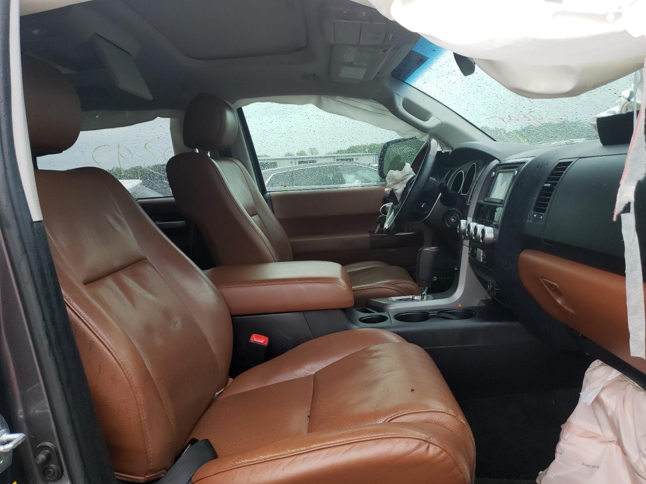 Photo 5 from auction – 2016 TOYOTA SEQUOIA PL with VIN 5TDDW5G15GS146400