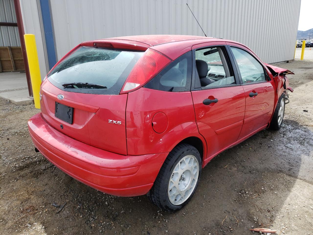 Photo 4 from auction – 2005 FORD FOCUS ZX5 with VIN 3FAFP37N85R114205