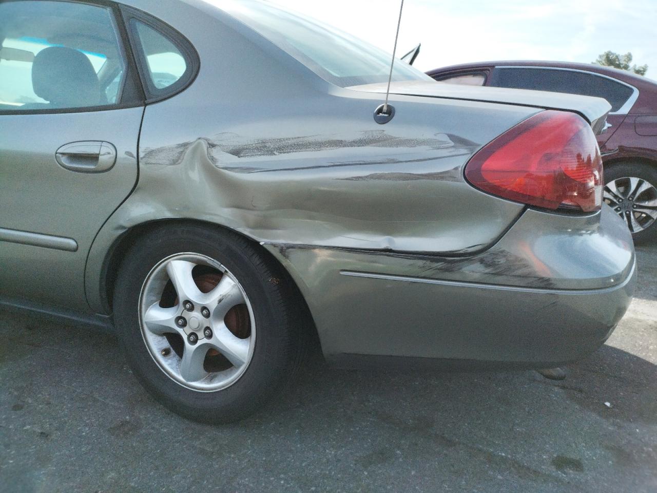 Photo 9 from auction – 2001 FORD TAURUS SES with VIN 1FAFP55U91A213898
